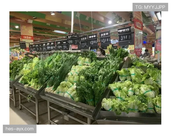 莱万多夫斯基积极回防显担当，球队防线稳固性显著提升